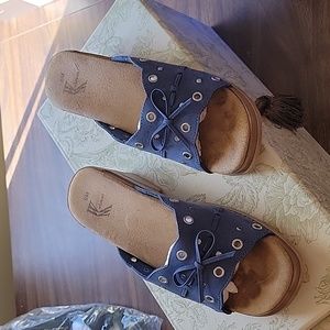 White Mountain shoes